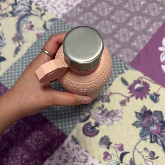 Brand new Starbucks - Picture 3 of 7